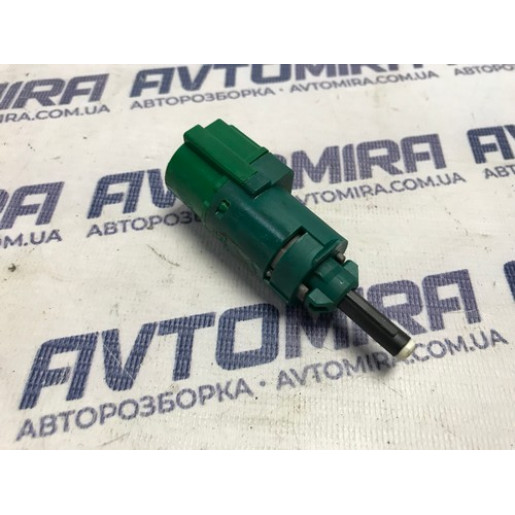 Датчик включення стоп сигналу Peugeot 308 2013-2021 9804869480